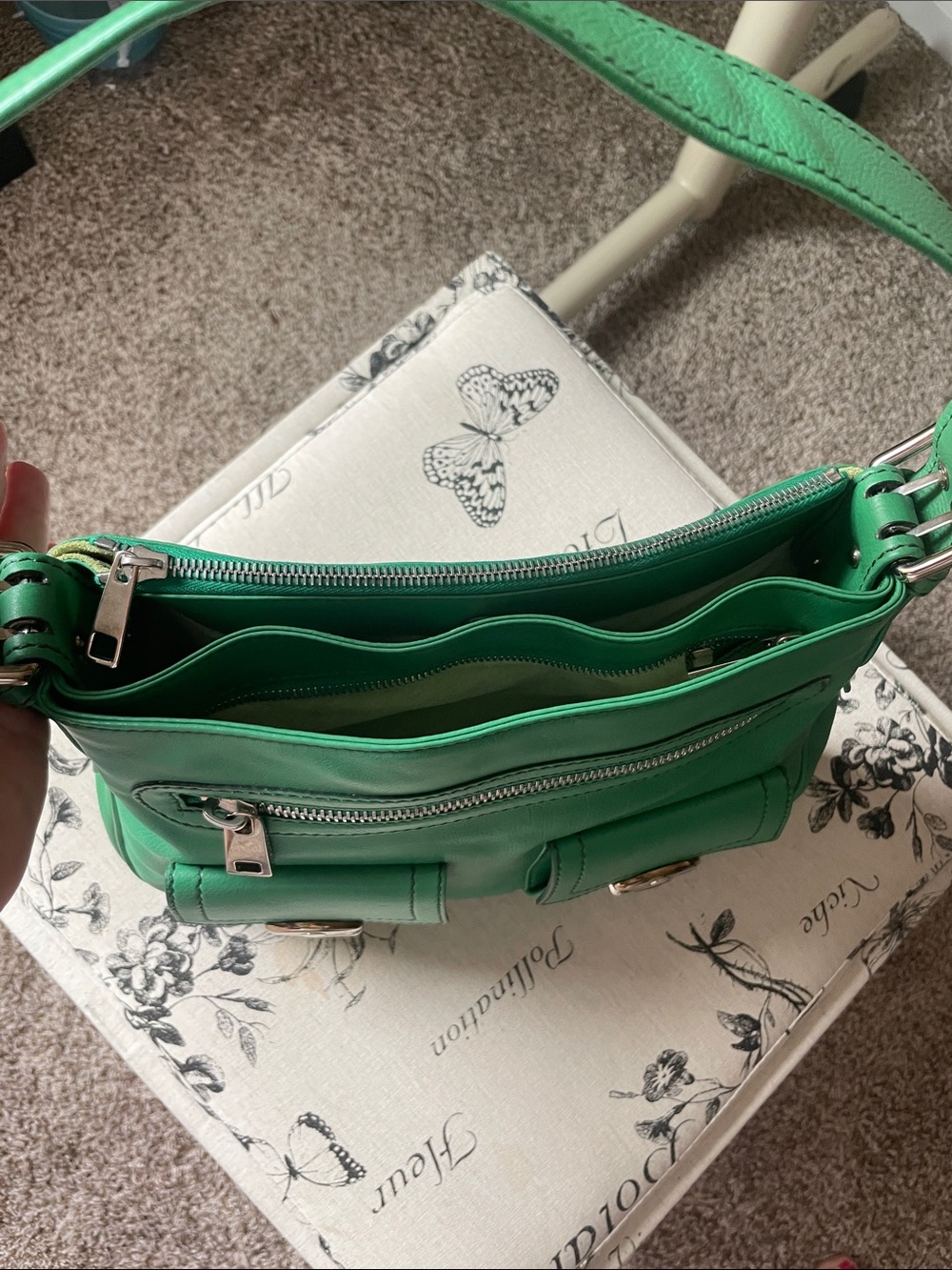 Marc Jacobs Emerald Green Leather Shoulder Bag with Front Pockets - Picture 8 of 14